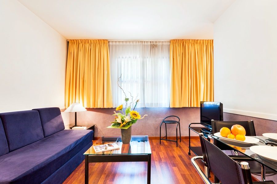 Apartamentos Descartes Barcelona Kültér fotó